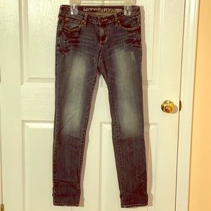 Juniors Low-Rise Lightly Distressed Skinny Jeans